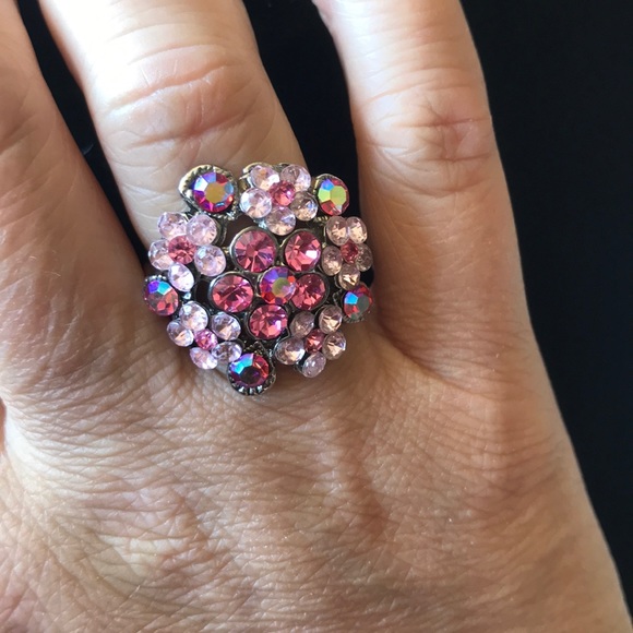 Statement pink flower ring - Picture 3 of 3